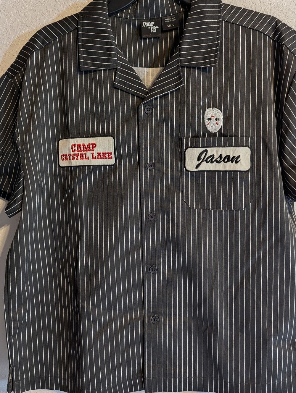 Men's Jason Friday The 13th Short Sleeve Button Up Shirt Size Small BNWT
